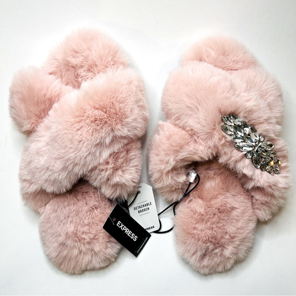 Express Blush Pink Faux Fur Slippers SZ MED with Detachable Brooch